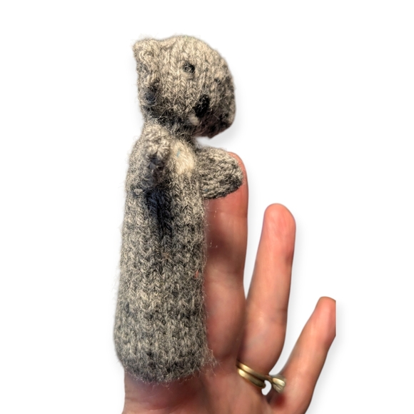 Hand Knitted Vintage wool Koala finger puppet. NWOT Gift!🐨🐨❤️ - Picture 14 of 16
